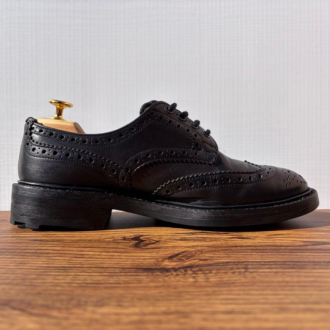 Tricker’s トリッカーズ バートン UK7 ブラック 外羽根 革靴