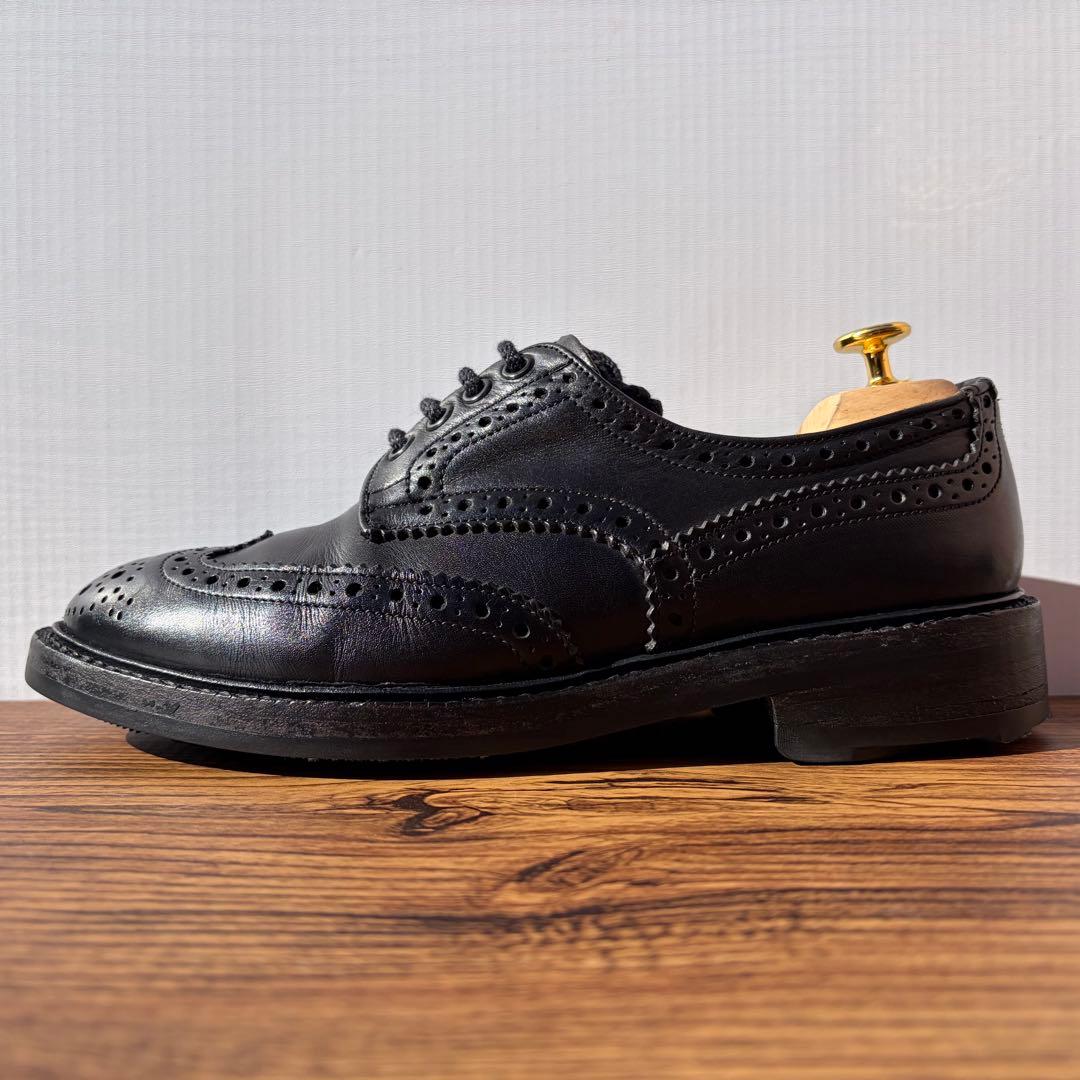 Tricker’s トリッカーズ バートン UK7 ブラック 外羽根 革靴