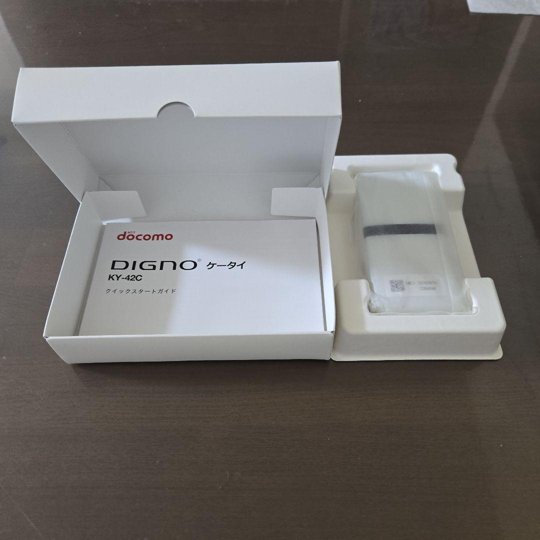 docomo DIGNO KY-42C 折りたたみ式 ホワイト