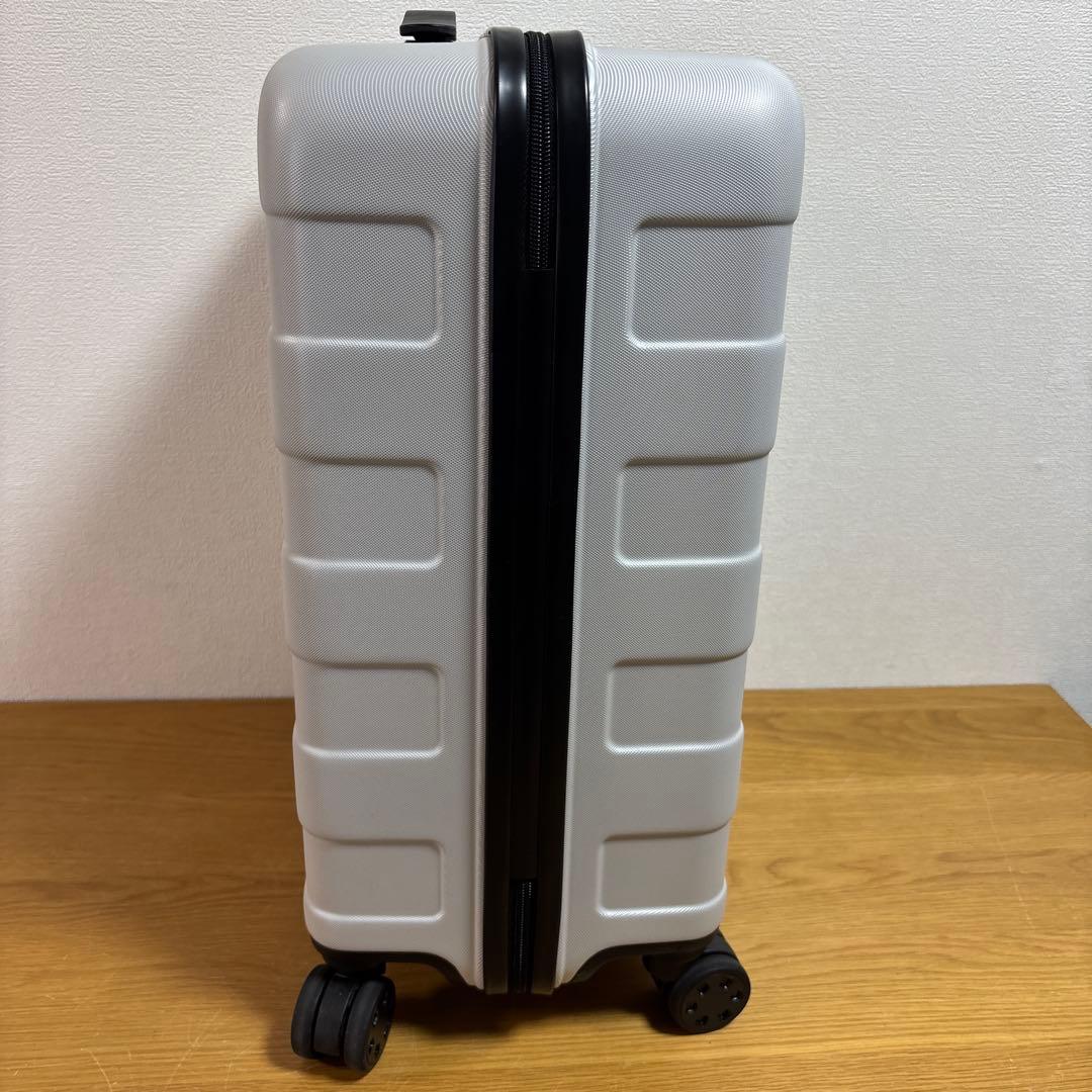 未使用　ほぼ新品　無印良品 キャリーケース 機内持ち込みサイズ