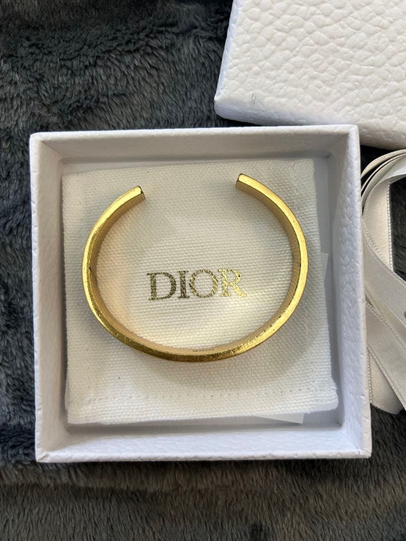 DIOR バングル