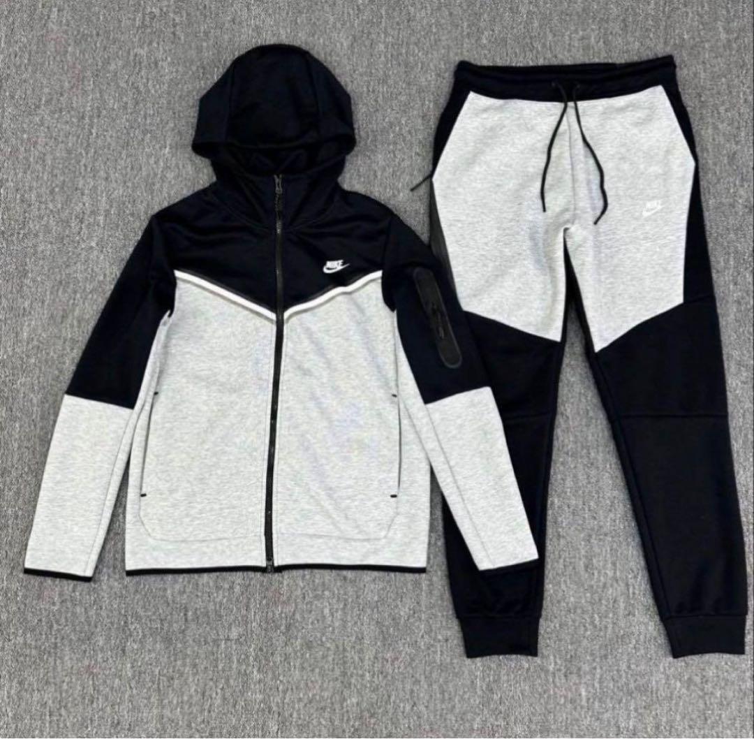 Nikeテックフリース上下セット グレー/ブラック