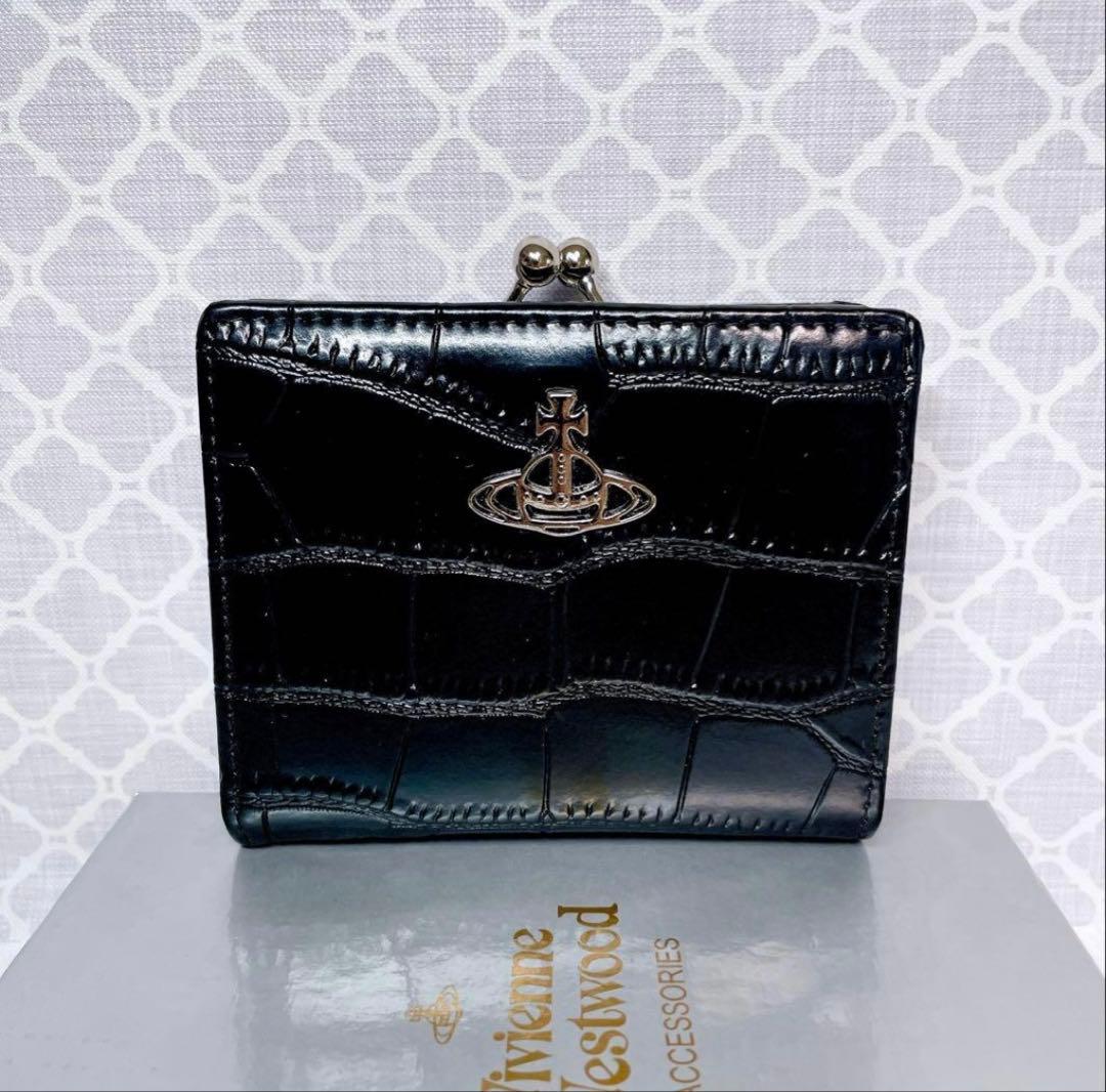 【新作✨️ショッパー付】ヴィヴィアン・ウエストウッド 折財布 黒