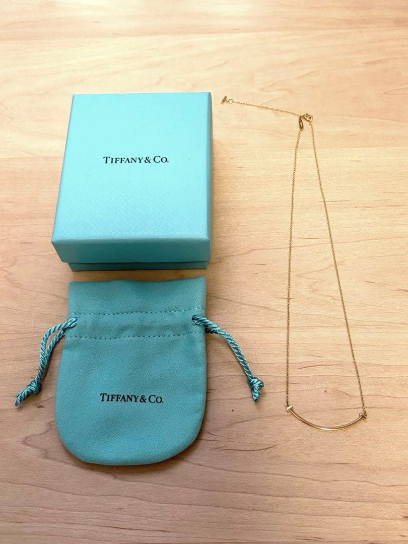 ♡　Tiffany Tスマイル ペンダント スモール YG