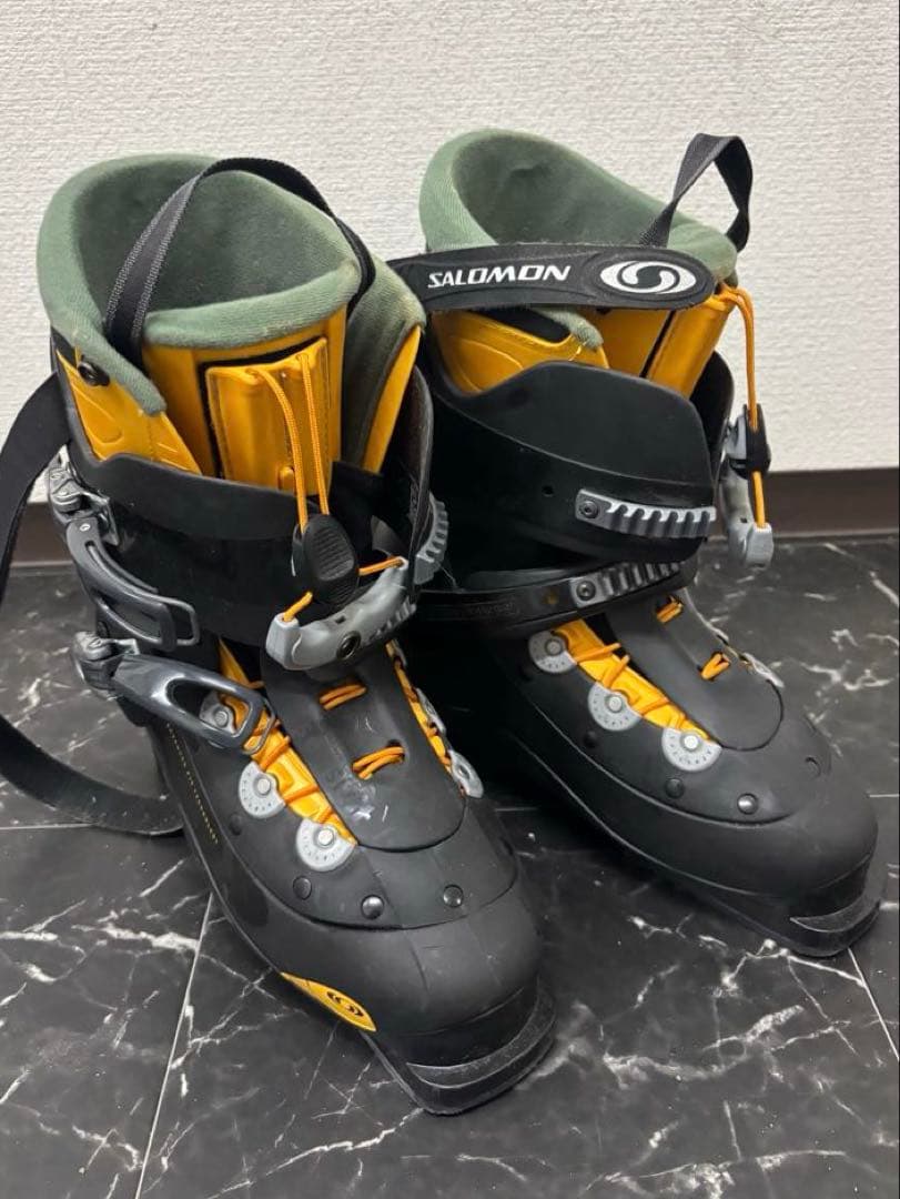 SALOMON スキーブーツ　thermic fit ブラック/オレンジ