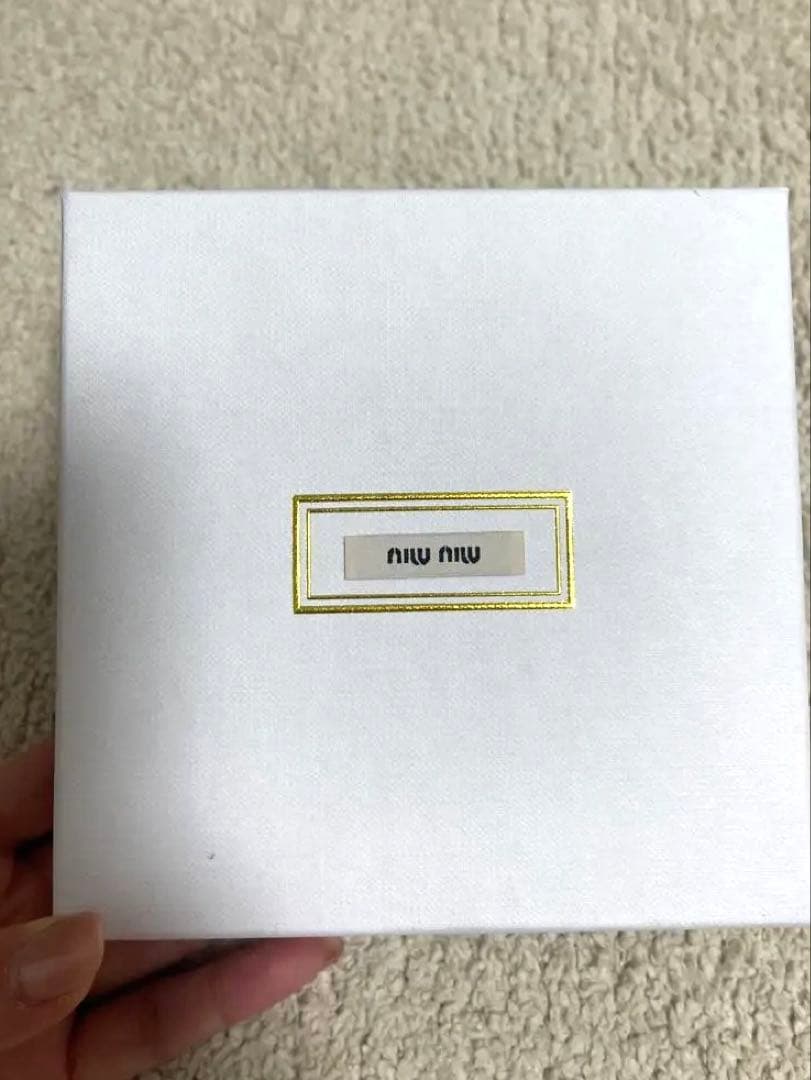 新品未使用品miu miu バーヘアピン 保存袋付き