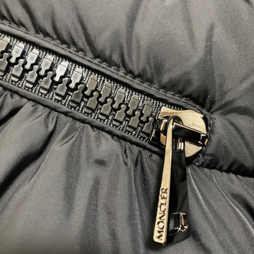 MONCLERロングダウン