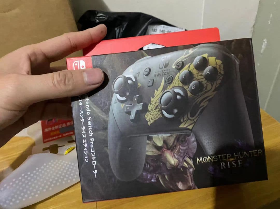 Nintendo Switch Pro用モンスターハンターコントローラー