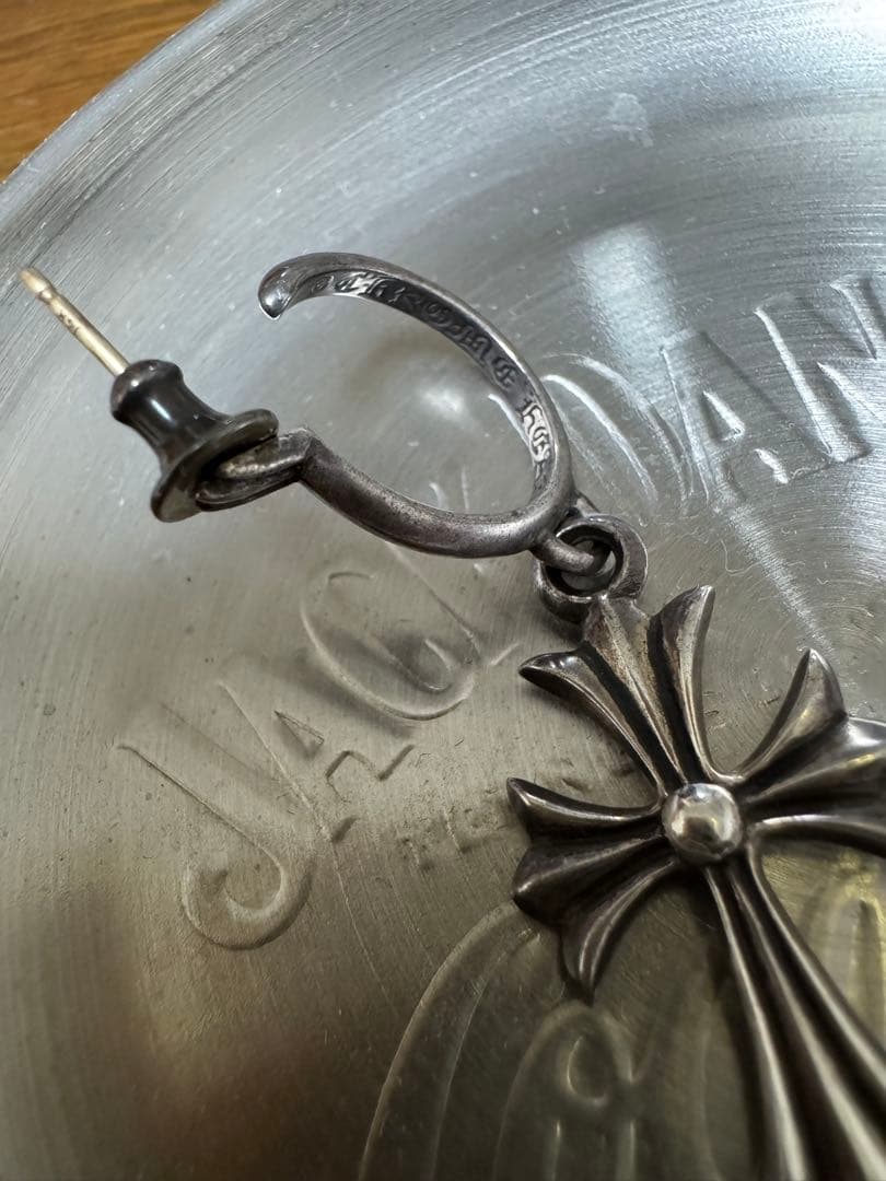 クロスデザイン シルバー調 ピアス(片耳用)