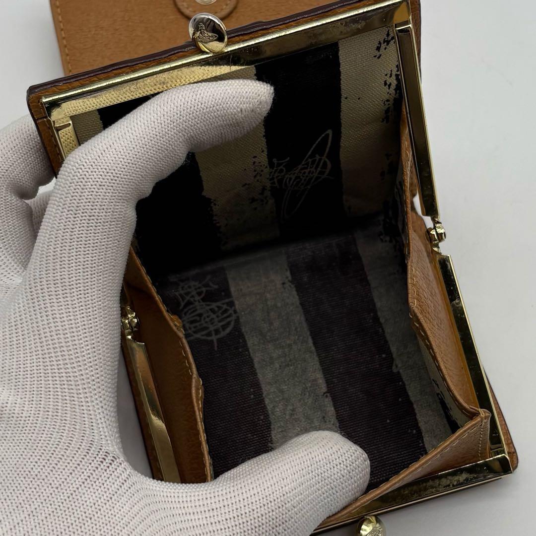 【極美品】ヴィヴィアンウエストウッド レザー 二つ折り財布 オーブ 型押し ロゴ