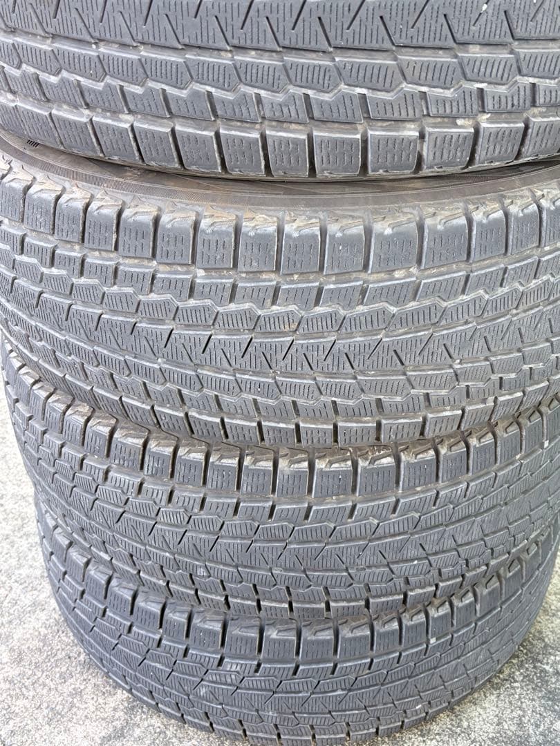 235/65R18 ヨコハマ G075 スタッドレスタイヤ 4本