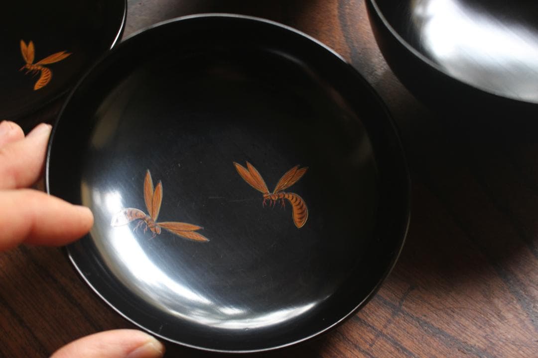 時代逸品！上質黒漆に優美な牡丹見返し蜂蒔絵の映えるお椀2点（検輪島塗蒔絵椀雑煮椀