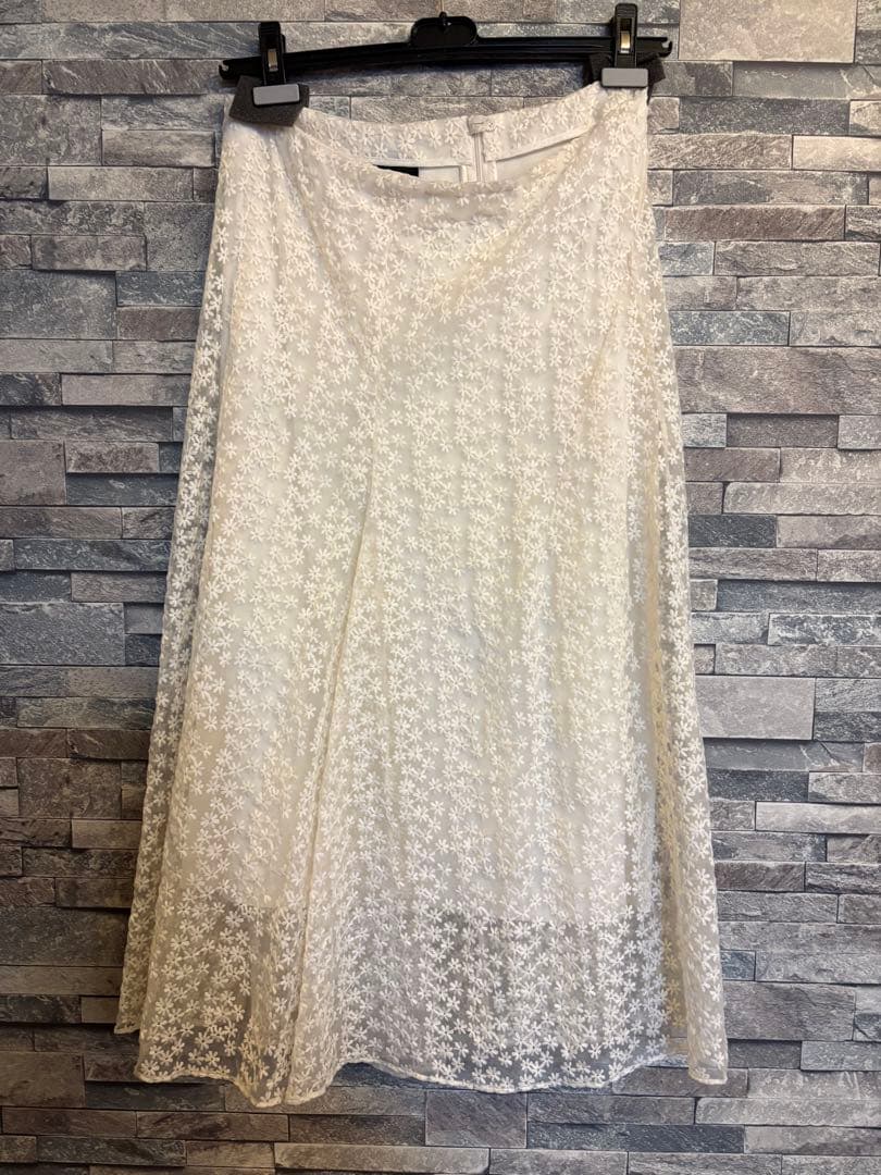 皇室御用達ブランドAKRIS 刺繍 フレアスカート