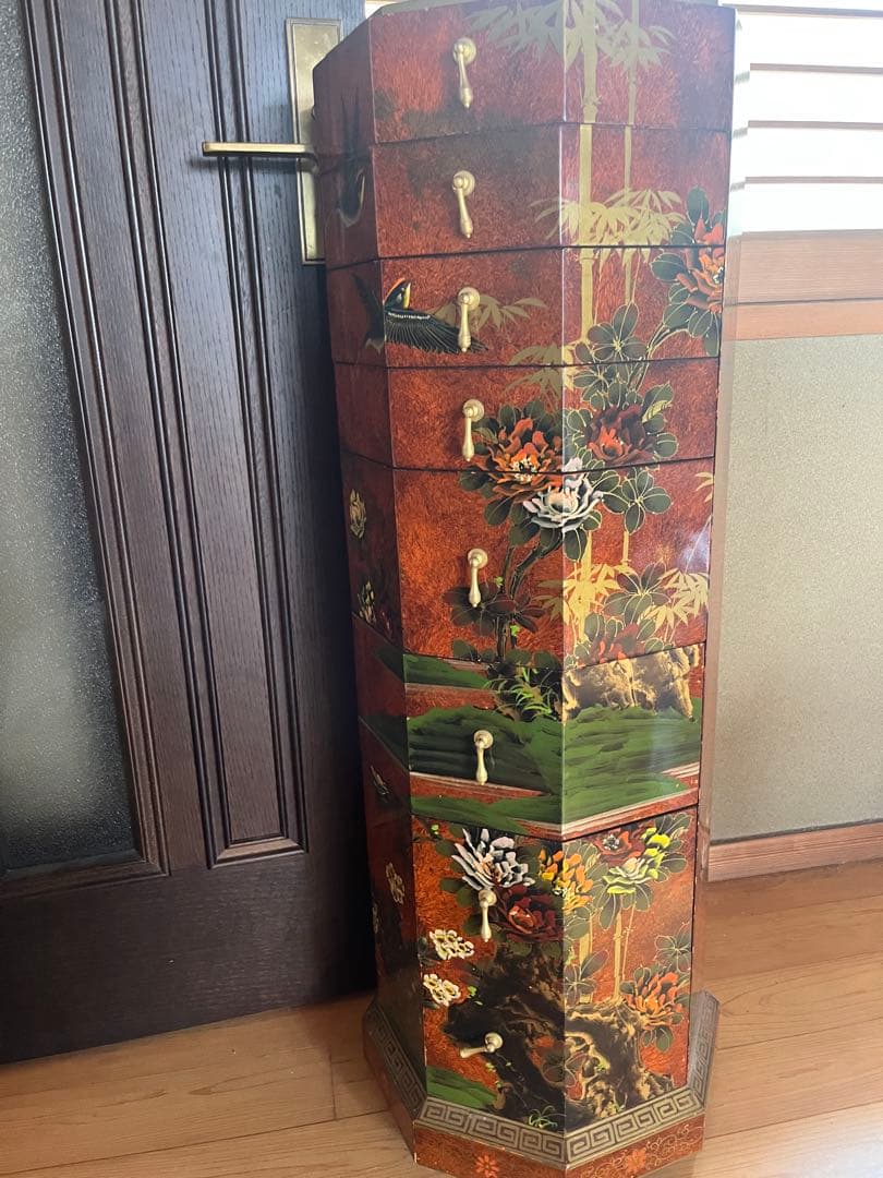 花鳥装飾の八角形引き出し