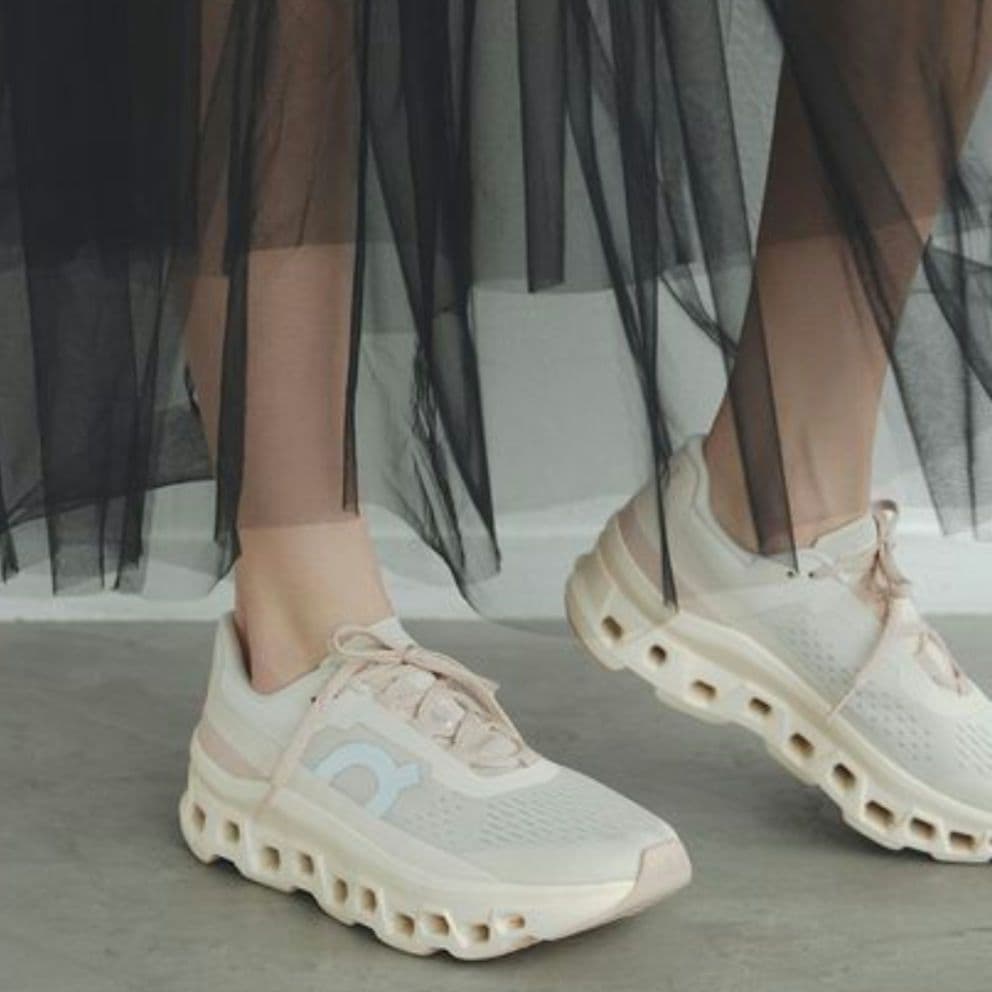 On オン クラウドモンスター スニーカー メッシュ 厚底 ピンクベージュ