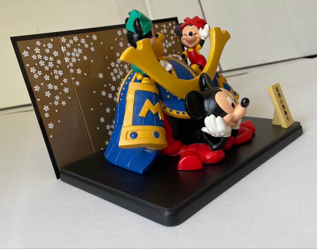 ディズニー　ミッキーマウス五月人形　兜飾り