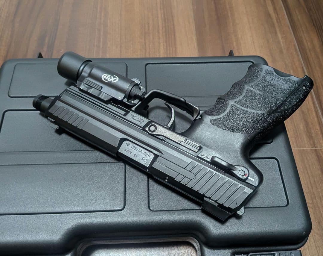 東京マルイHK45タクティカル X300レプリカとケースセット