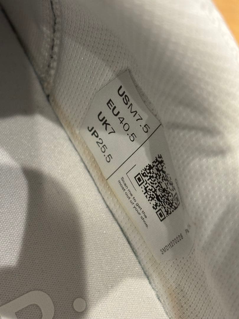 on ロジャーセンターコート　25.5cm