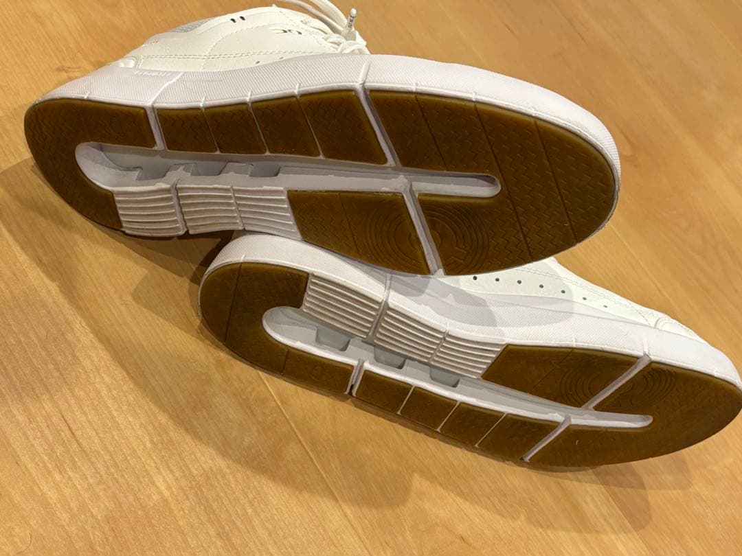 on ロジャーセンターコート　25.5cm