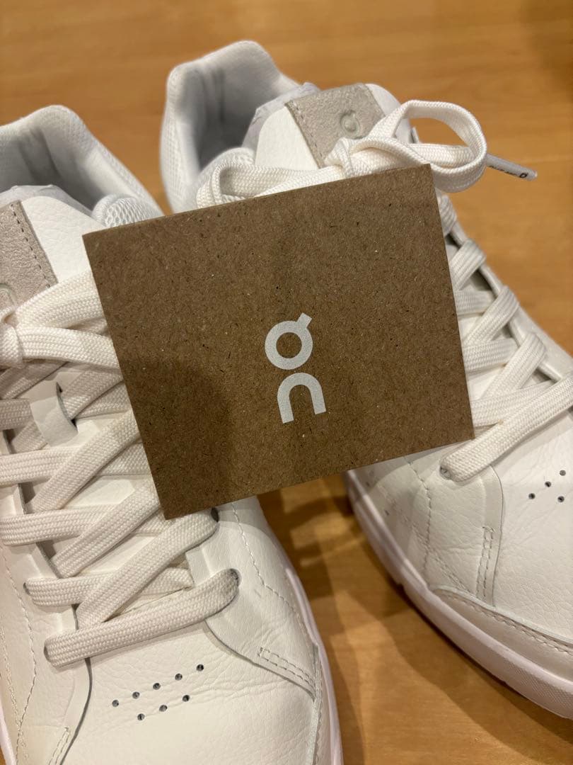 on ロジャーセンターコート　25.5cm