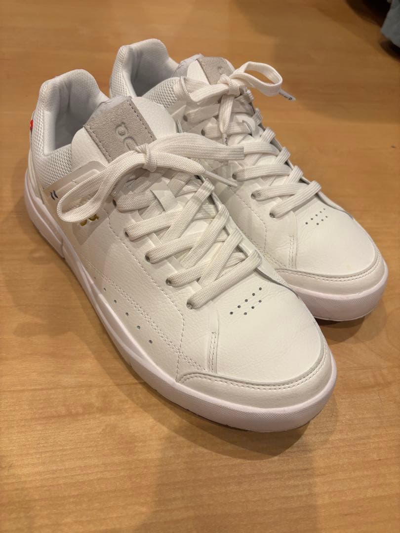 on ロジャーセンターコート　25.5cm