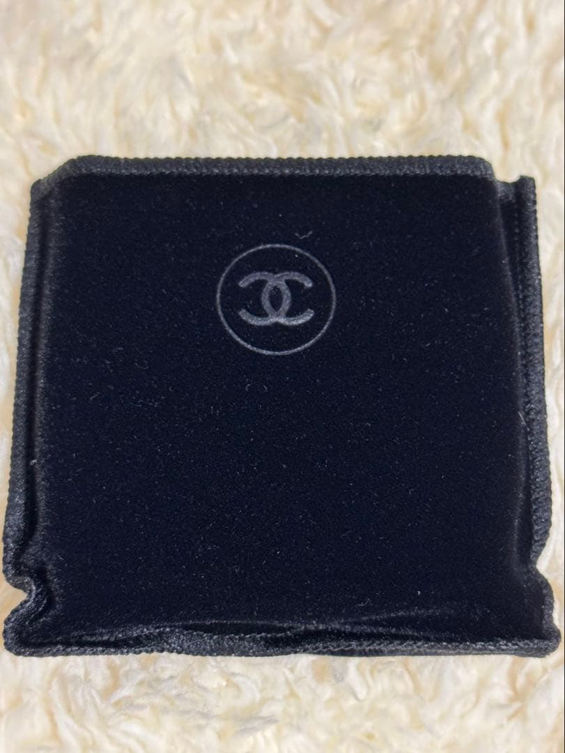 シャネルレキャトルオンブル397新品未使用品2025年ホリデー チャーム付き