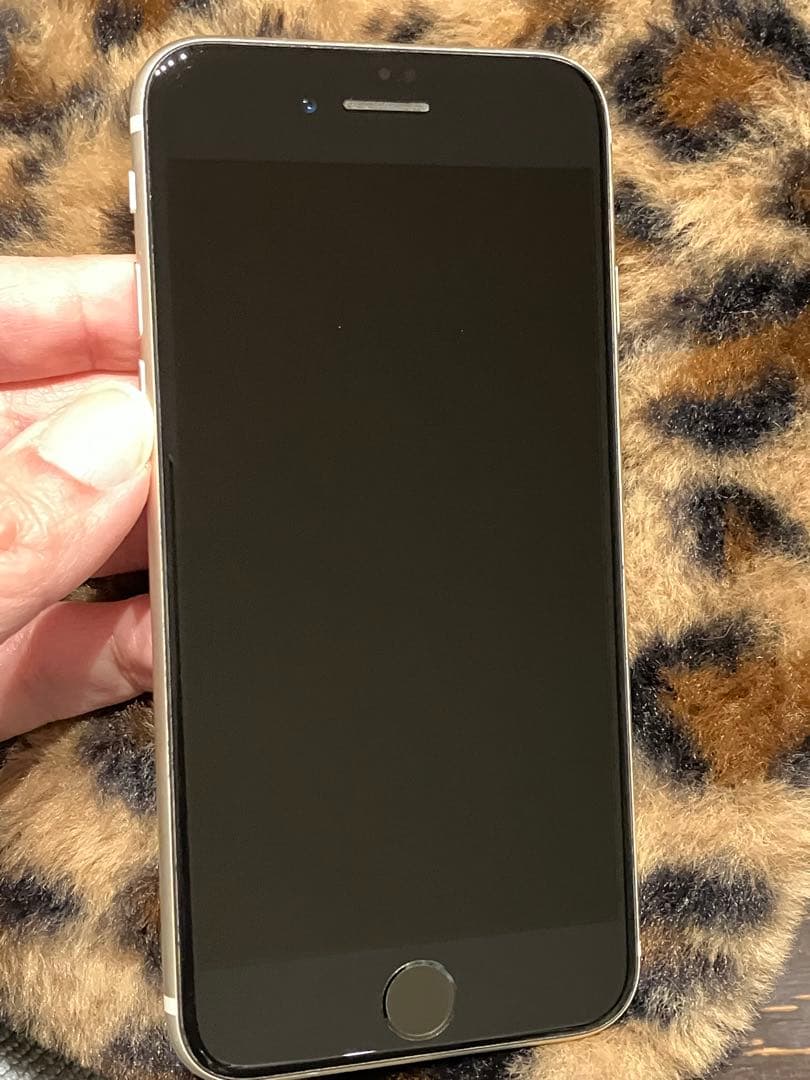 Apple iPhone SE3 128GB ホワイト