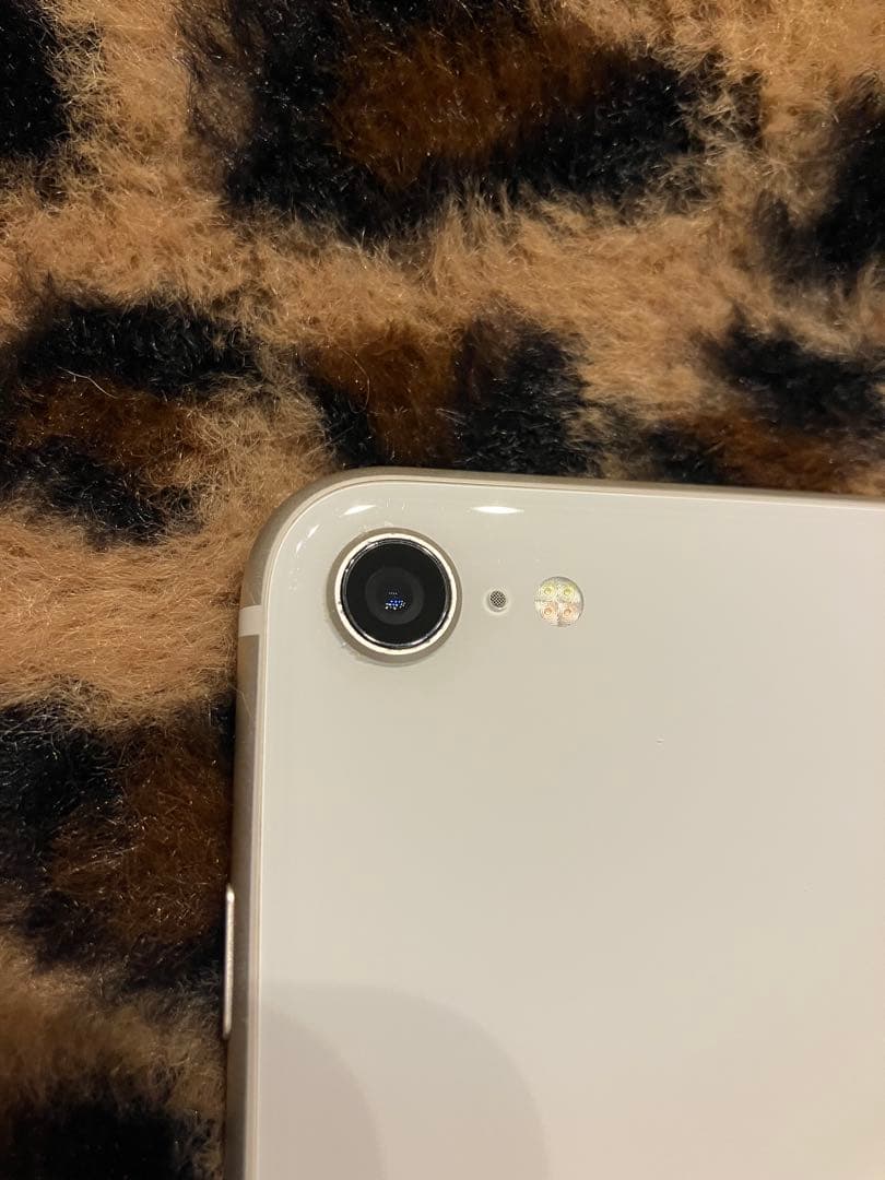 Apple iPhone SE3 128GB ホワイト