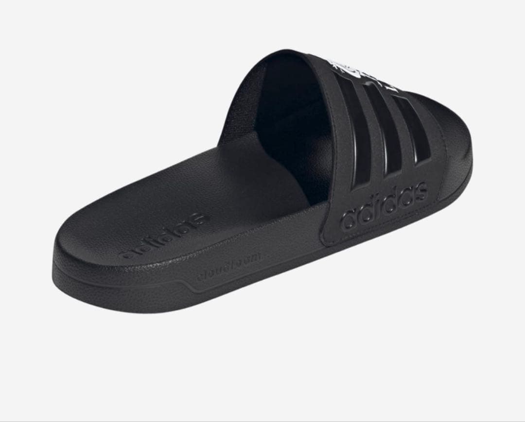 アディダス　リバプール　サンダル