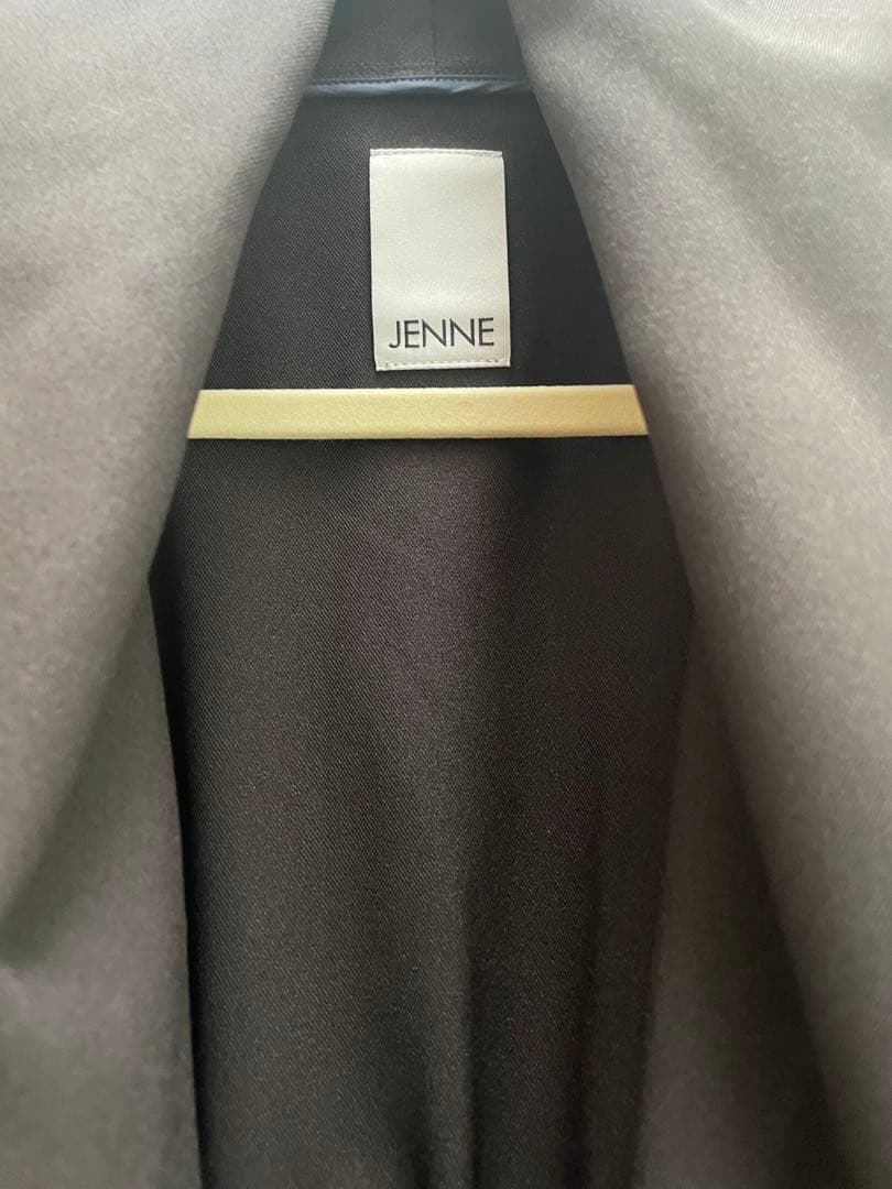 【JENNE】ショールカラーオードリーロングジレ Sサイズ