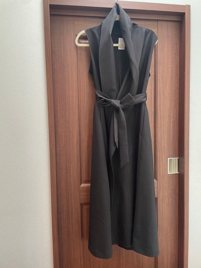 【JENNE】ショールカラーオードリーロングジレ Sサイズ