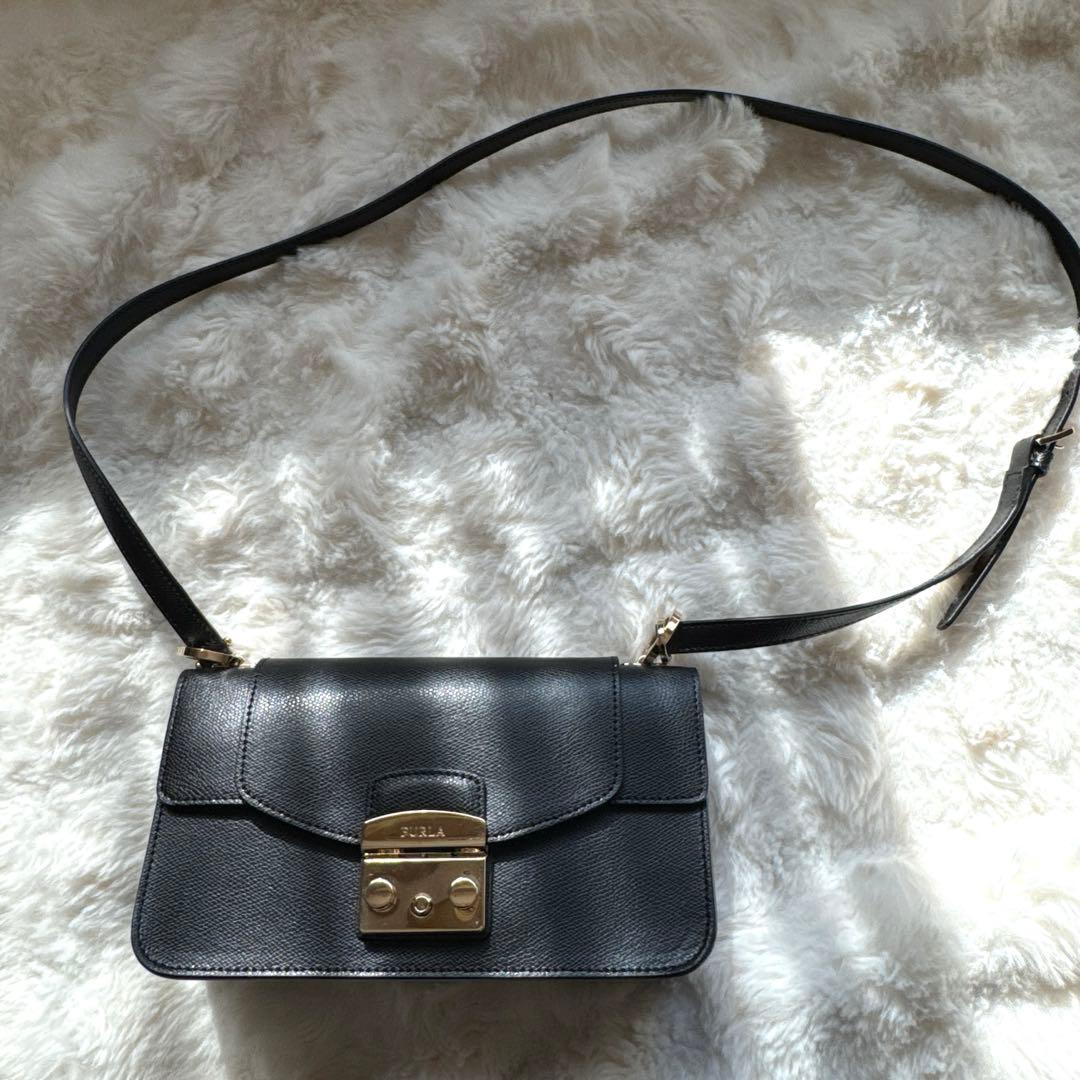 FURLA ショルダーバック