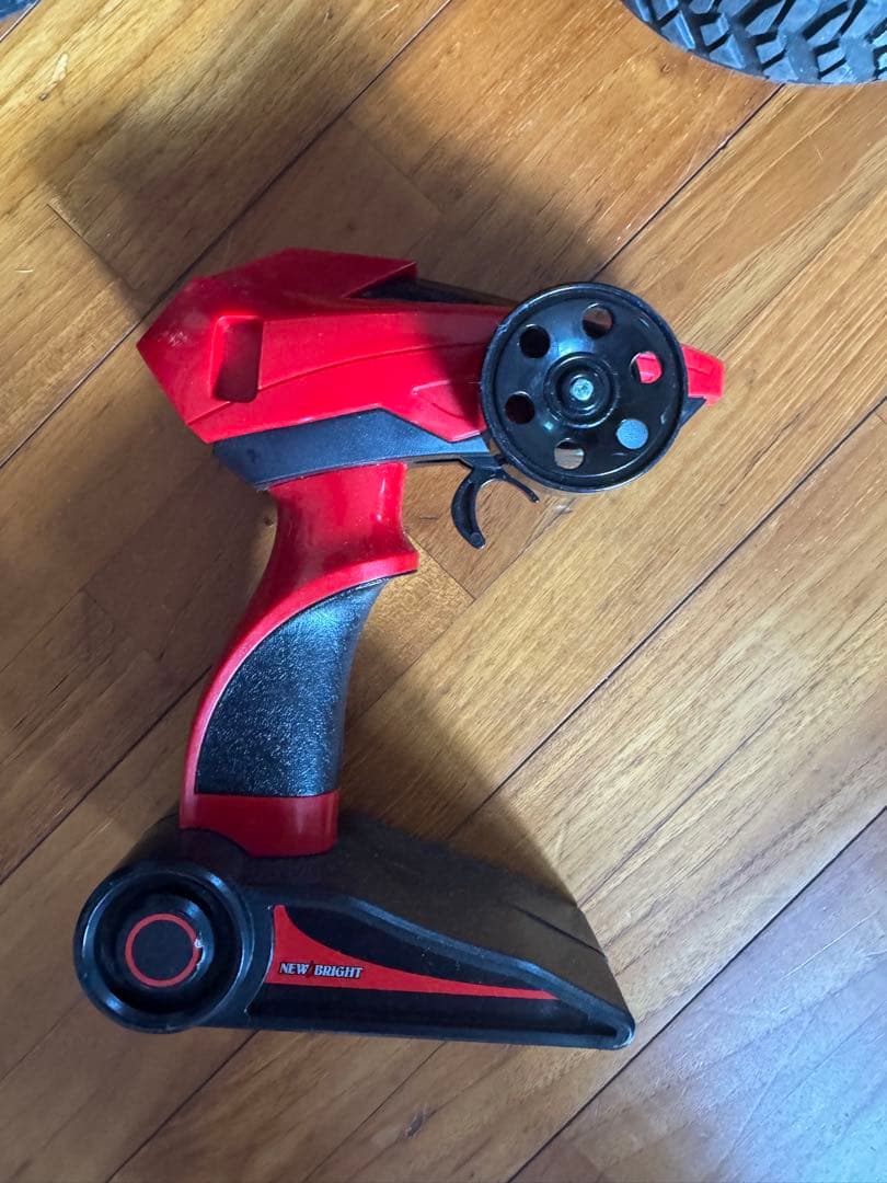 RCカー 四輪駆動 レッド