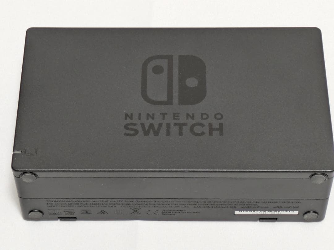 【美品】Nintendo Switch 本体（バッテリー強化版）純正ケース付き