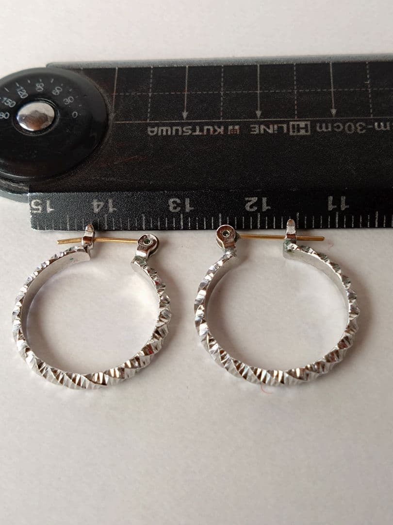 c*y様 サークルデザイン　シルバーカラー　ピアス　K18 18金　2.78グラ