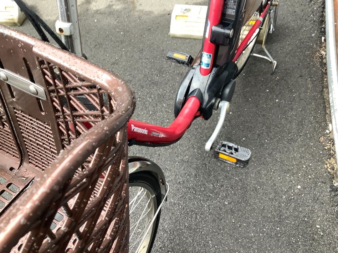 パナソニック新機種電動アシスト自転車vivi26インチレッドボディー