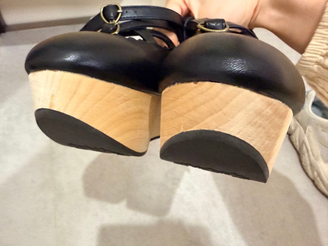 BABYヴィクトワールシューズ黒Mサイズ