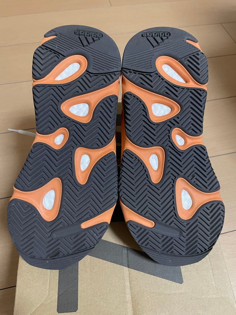 ADIDAS YEEZY BOOST 700 アディダス 23.5