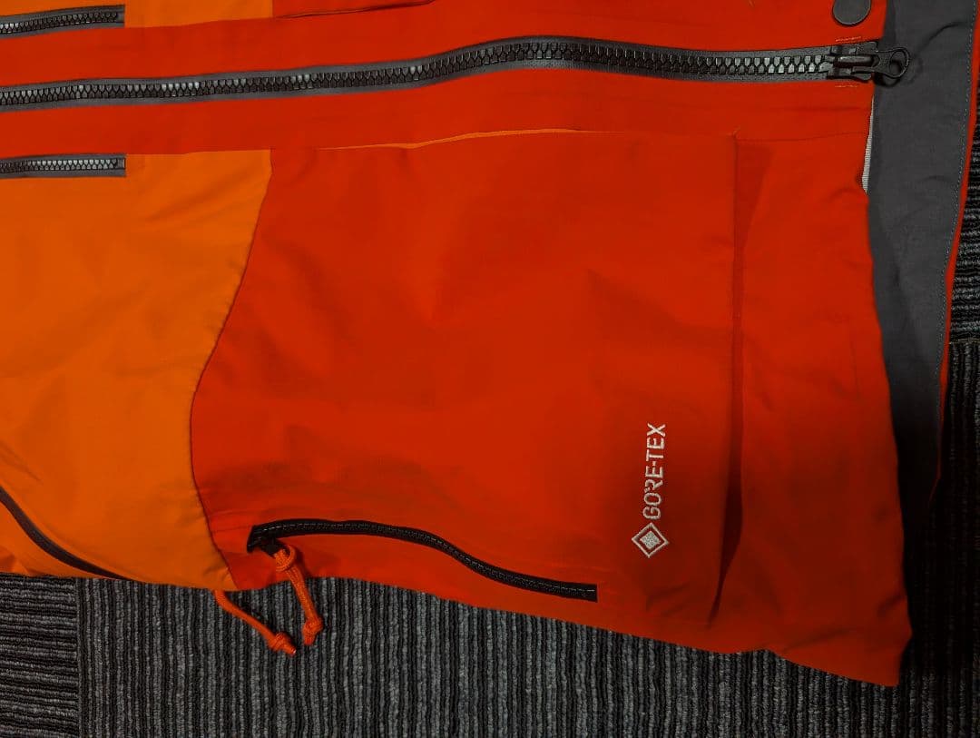 Haglofs ヴァッシ ゴアテックス ジャケット オレンジSサイズ