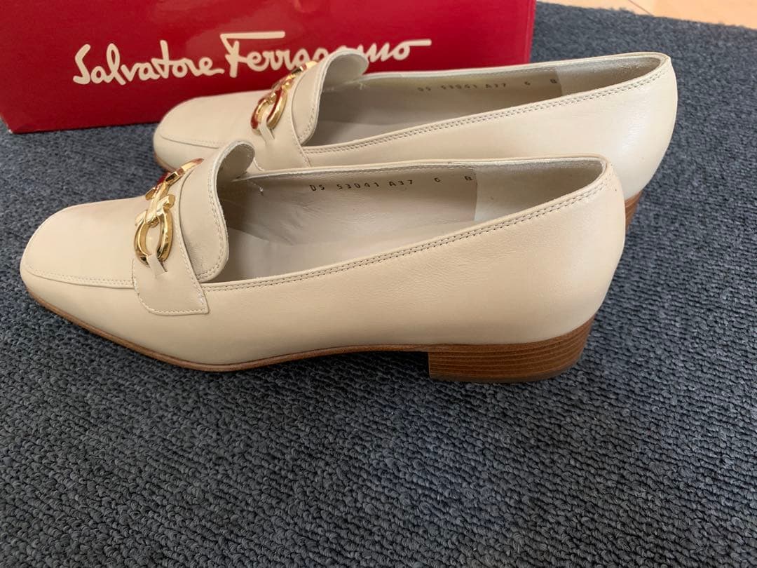 【超美品】値下げ！Salvatore Ferragamo FOREVER 6B
