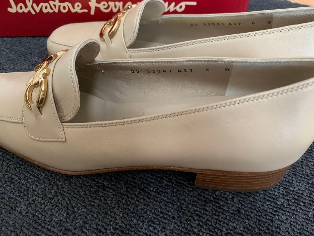 【超美品】値下げ！Salvatore Ferragamo FOREVER 6B