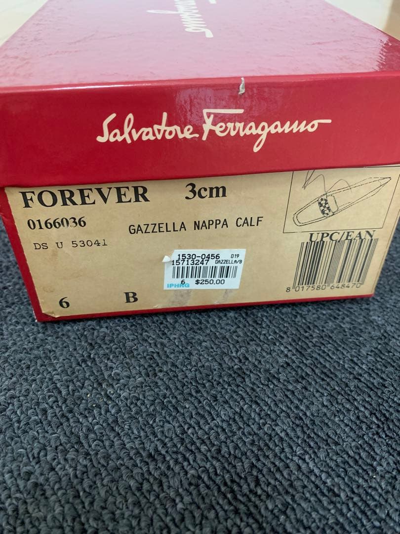 【超美品】値下げ！Salvatore Ferragamo FOREVER 6B