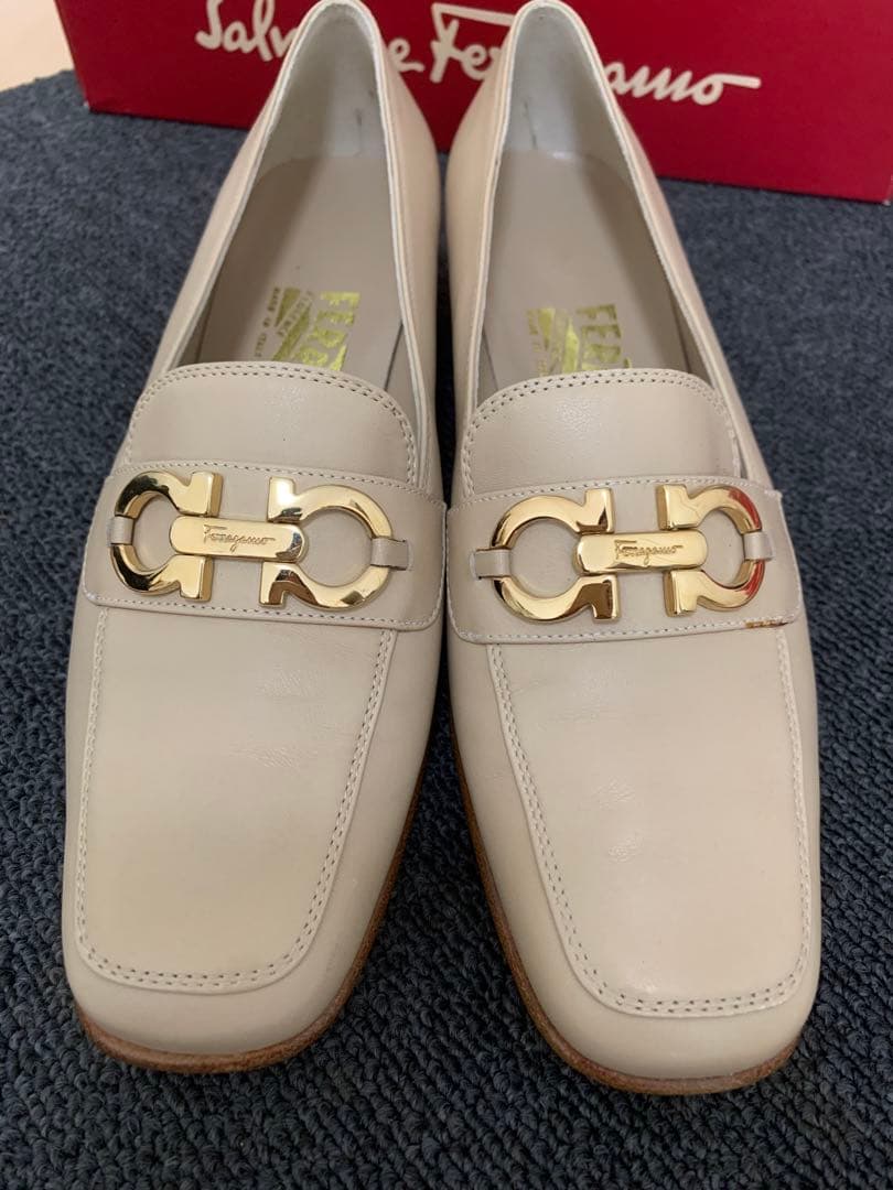 【超美品】値下げ！Salvatore Ferragamo FOREVER 6B