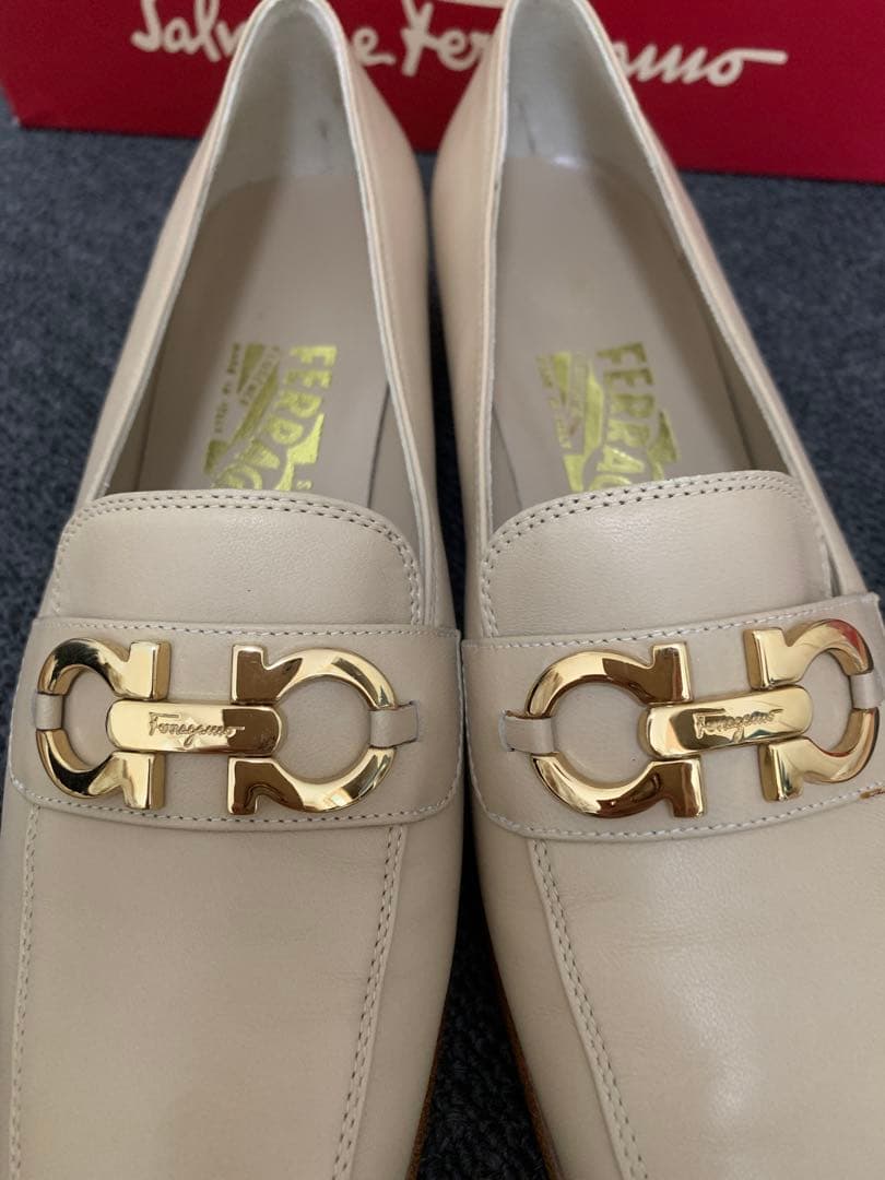 【超美品】値下げ！Salvatore Ferragamo FOREVER 6B