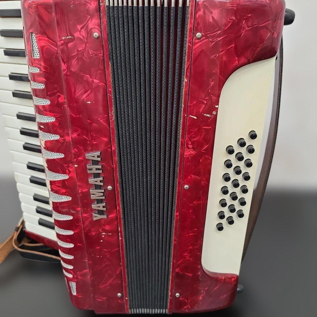 YAMAHA ヤマハ アコーディオン 赤 ベースボタン付き