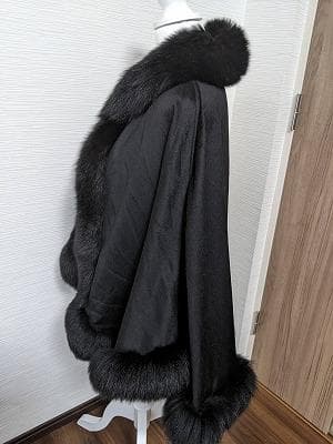 206　sagaフォックス　カシミヤ100％　ポンチョコート　マント　ストール