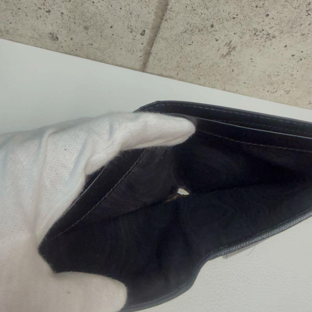 げ*ん様 PRADA ブラック サフィアーノレザー 二つ折り財布 シンプル