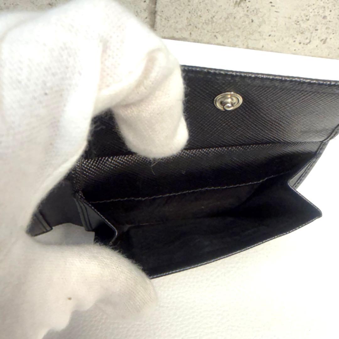 げ*ん様 PRADA ブラック サフィアーノレザー 二つ折り財布 シンプル