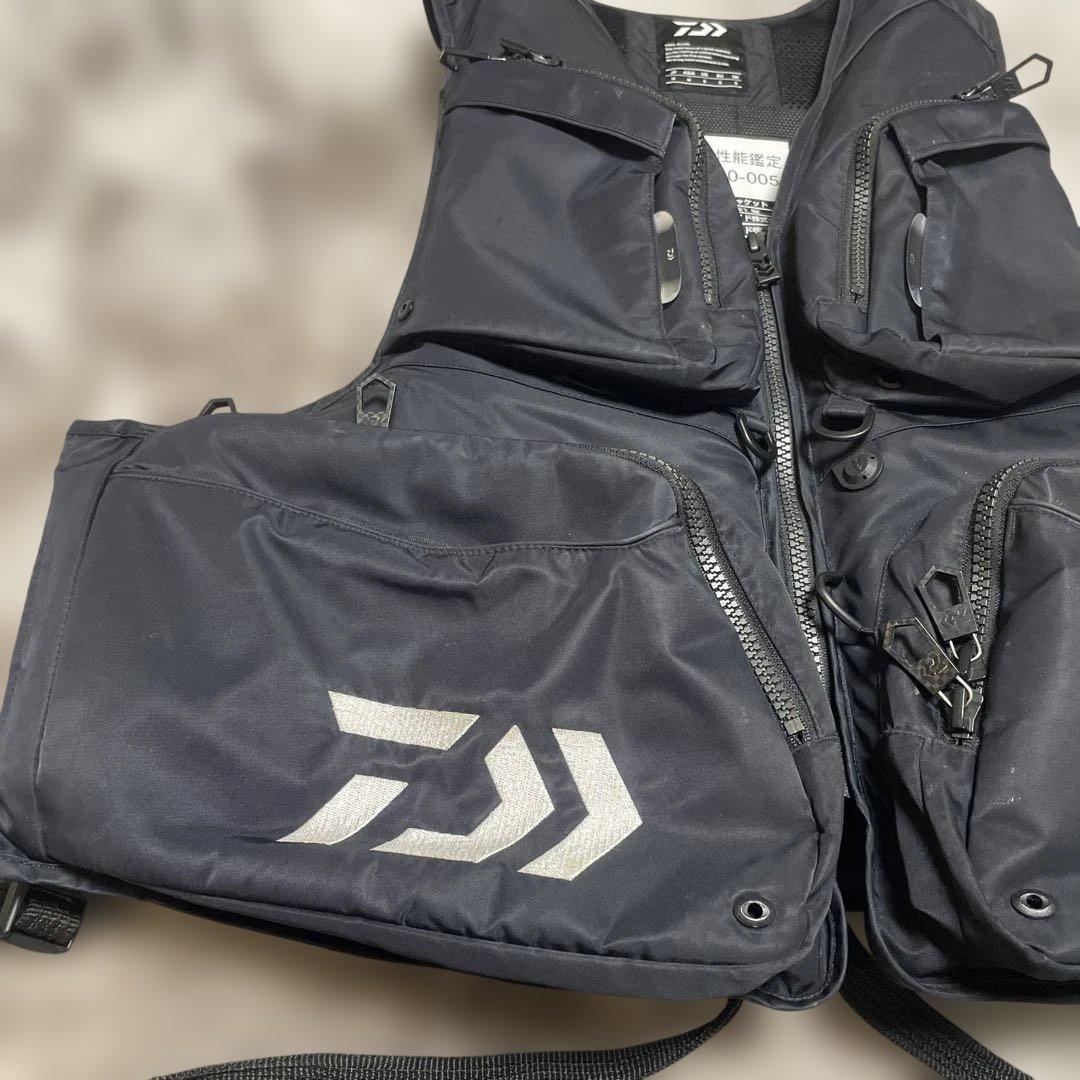 ダイワ バリアテックサイバーフロート　DF-3321 ライフジャケット 黒　M