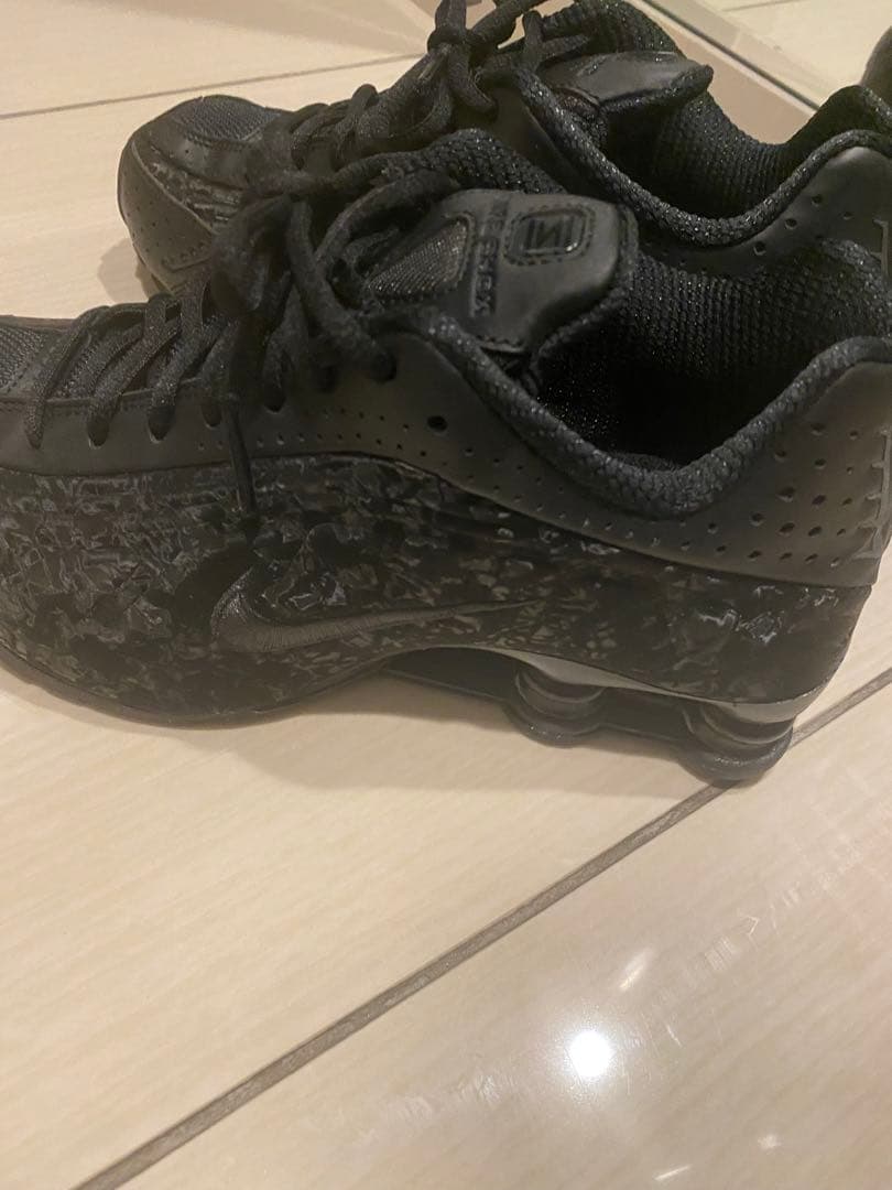 美品NIKE SHOX R4 ブラック
